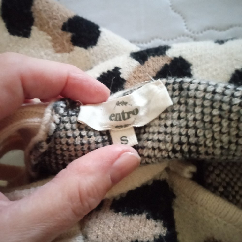 Entro Sweater - Picture 3 of 3